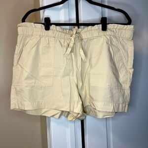 Women's Cream Shorts